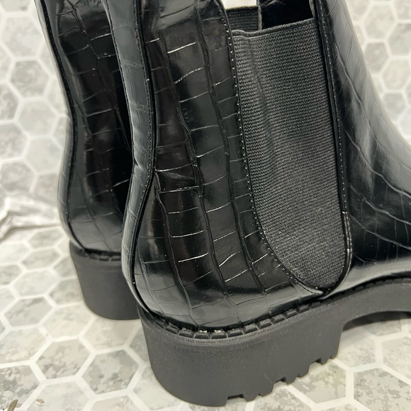Chunky black boots croc size 10 - Picture 4 of 7